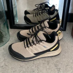 Beige vandtæt sko fra Green Comfort med masser af svangstøtte