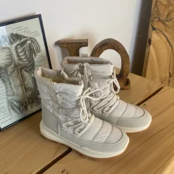 Beige vinterstøvle med lækkert blødt for