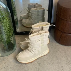 Beige vinterstøvle med lækkert blødt for