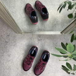 Blommefarvet vandtæt vandresko fra CMP