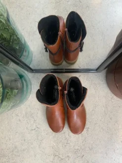 Brun Rieker vinterstøvle med foer og lynlås