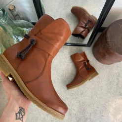 Brun Rieker vinterstøvle med foer og lynlås