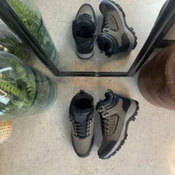 Brun vandafvisende herreankelstøvle med varmt for, robust TPR-sål og lynlås i siden