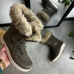 Brun vandtæt vinterstøvle fra Whistler med pels kant