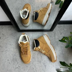 Brun vinterstøvle fra Gaitline med gængesål