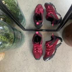 Damesko i bordeaux-pink med TPR-sål og snørebånd – åndbar og komfortabel