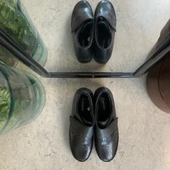 Damesko i sort PU med velcrolukning og varmt for