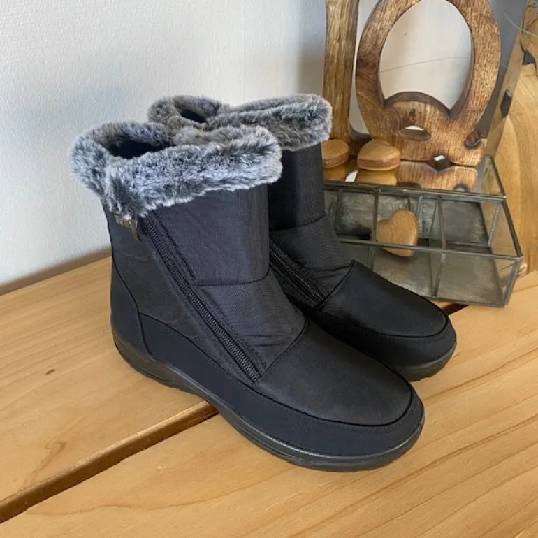 Damestøvletter i sort PU med pelskant og varmt for – 2 lynlåse og komfortabel PU-sål