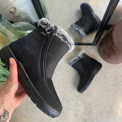 Damestøvletter i sort PU med pelskant og varmt for – 2 lynlåse og komfortabel PU-sål