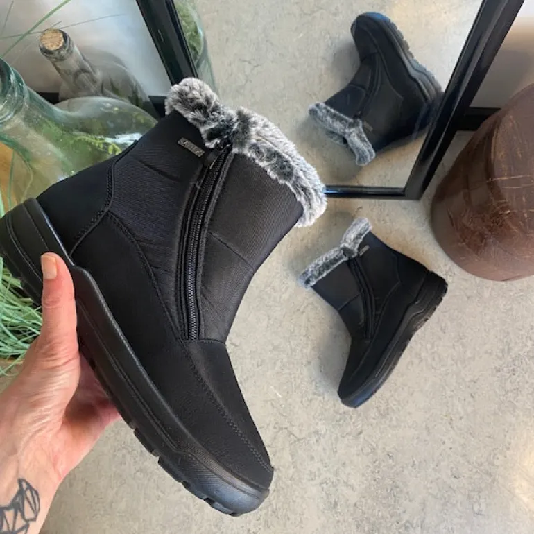 Damestøvletter i sort PU med pelskant og varmt for – 2 lynlåse og komfortabel PU-sål