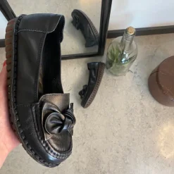 Elegant ballerina i sort skind