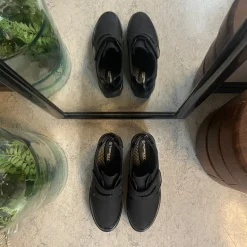 Elegant sko med velcro og flotte detaljer