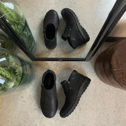 Elegant sort støvlet med meomory foam fra Skechers