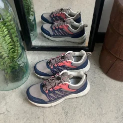 Endurance vandtæt sko i lilla med stødabsorberende sål