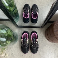 Endurance vandtæt sko i sort med stødabsorberende sål