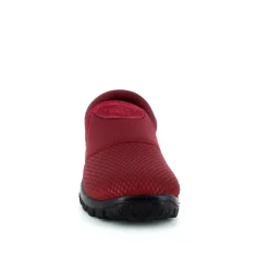 Fleksibel sko med skridhæmmende såler