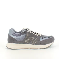 Grå letvægtssko i åndbart materiale fra Woden.