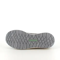 Grå letvægtssko i åndbart materiale fra Woden.
