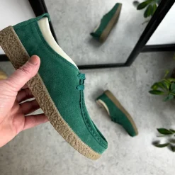 Grøn ruskindssko med rågummisål