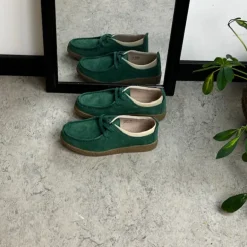 Grøn ruskindssko med rågummisål