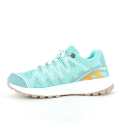 Grøn sko med åndbar overdel og flotte detaljer