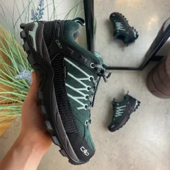 Grøn vandtæt vandresko fra CMP med flotte detaljer