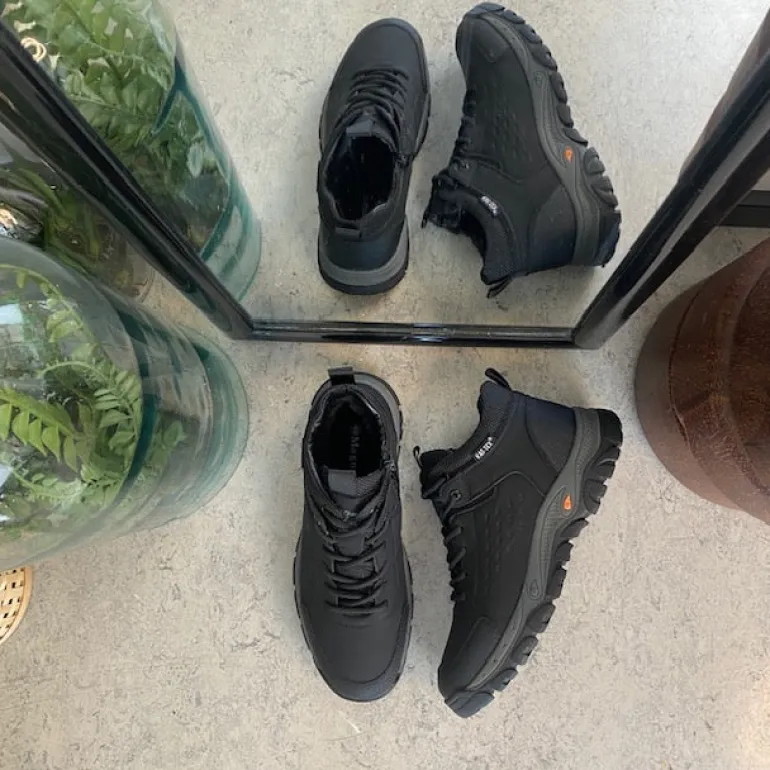 Herre ankelstøvle i sort PU med varmt for, snørebånd og KAT-TEX – robust gummisål