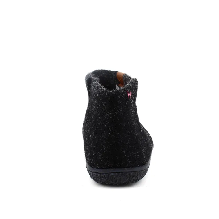 Høj sort sutsko i uld med skridhæmmende såler fra Green Comfort