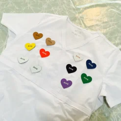 Hjerte navneskilt med magnet på bagsiden