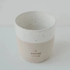 Håndlavet keramik krus uden hank – med indgraveret tekst Coffee Lover