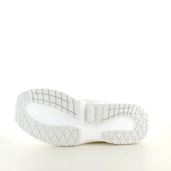 Hvid letvægtssko fra Gaitline med optimal af støddæmpning og svangstøtte