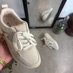 Hvid sommersko med sølv effekter