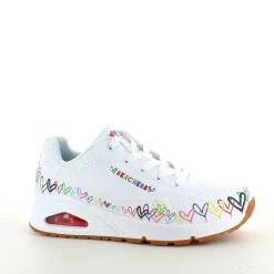 Hvide Skechers sko med flotte hjertedetaljer