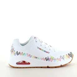 Hvide Skechers sko med flotte hjertedetaljer