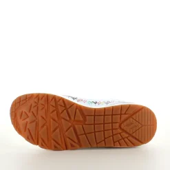 Hvide Skechers sko med flotte hjertedetaljer