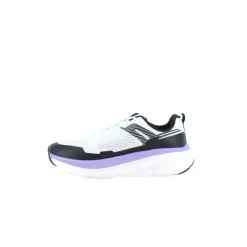 Hvide, stødabsorberende sko i åndbart mesh.