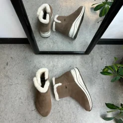 Kort brun Remontestøvle med uldfoer og god bredde