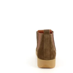 Kort støvle fra Nature i blødt brunt ruskind.