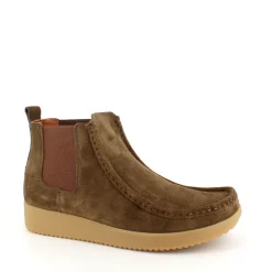 Kort støvle fra Nature i blødt brunt ruskind.