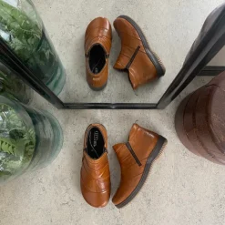 Kort støvle i brun skind fra Green Comfort