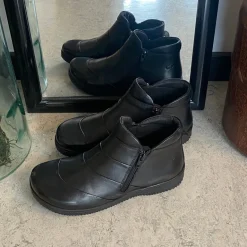 Kort støvle i sort skind fra Green Comfort