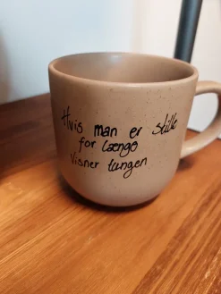 Lad os få en kop kaffe .. bestem selv teksten