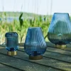LED-lampe med riller – Moderne og elegant i gråt glas