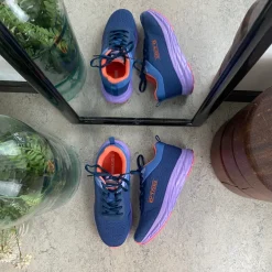 Lette sko i navy med stødabsorberende sål