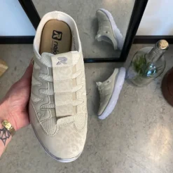 Letvægts slip-on sko fra Rieker