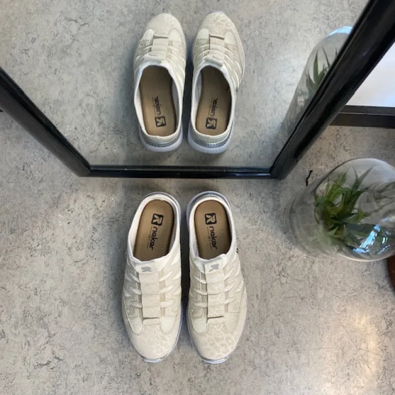 Letvægts slip-on sko fra Rieker