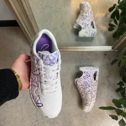 Lilla farvede hjerte sko fra Skechers