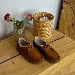 Lys brun ruskindssko med rågummisål