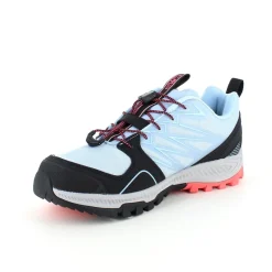 Lyseblå løbesko fra CMP med pink og sorte detaljer