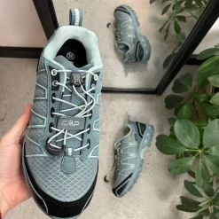 Lyseblå vandtæt vandresko